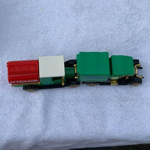 Readers Digest Toy Trucks, Tanker And Delivery Truck Vintage 80s Diecast Toys - Picture 8 of 9